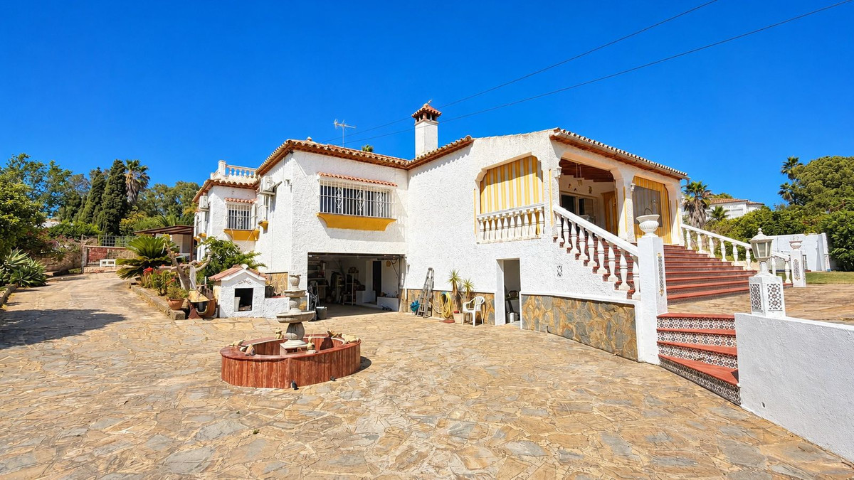 Se vende Villa - Chalet de 3 dormitorios en Costa Del Sol, Málaga, España