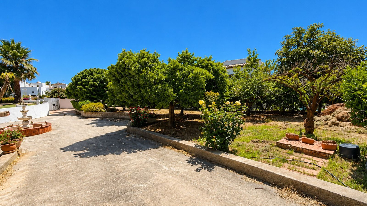 Se vende Villa - Chalet de 3 dormitorios en Costa Del Sol, Málaga, España