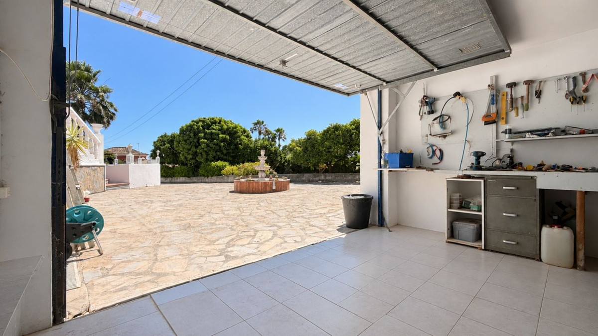 Se vende Villa - Chalet de 3 dormitorios en Costa Del Sol, Málaga, España