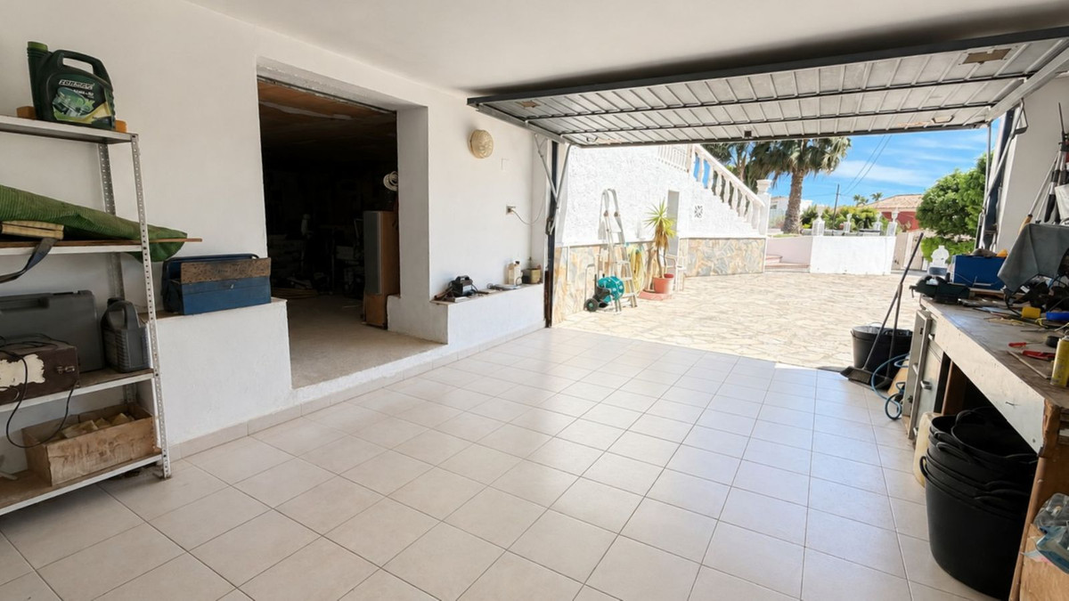 Se vende Villa - Chalet de 3 dormitorios en Costa Del Sol, Málaga, España