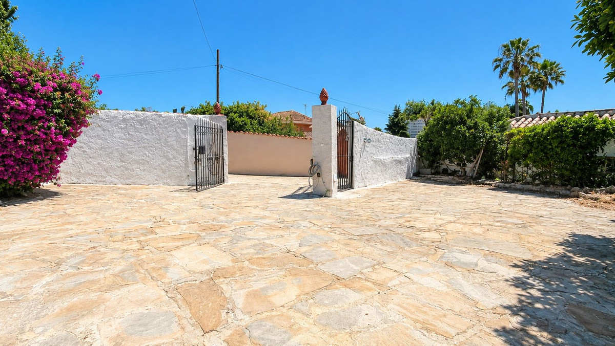 Se vende Villa - Chalet de 3 dormitorios en Costa Del Sol, Málaga, España