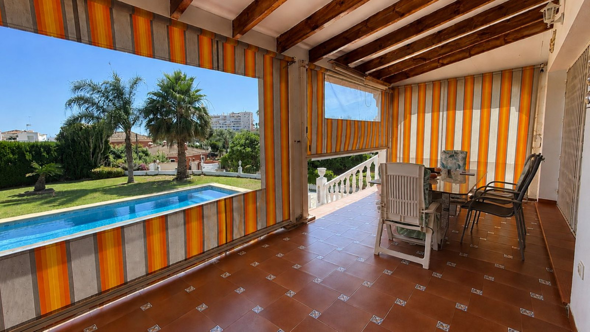 Se vende Villa - Chalet de 3 dormitorios en Costa Del Sol, Málaga, España