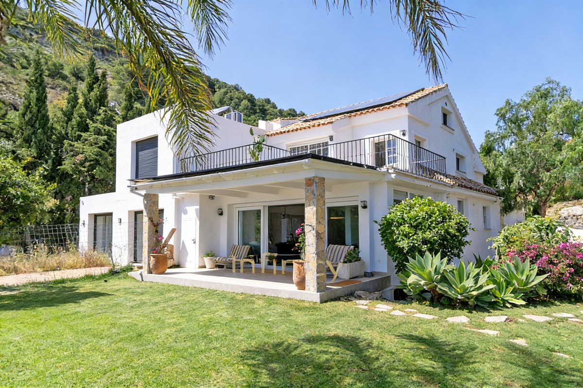 5 Bed Townhouse for sale in Ojén Costa Del Sol, Málaga, Spain