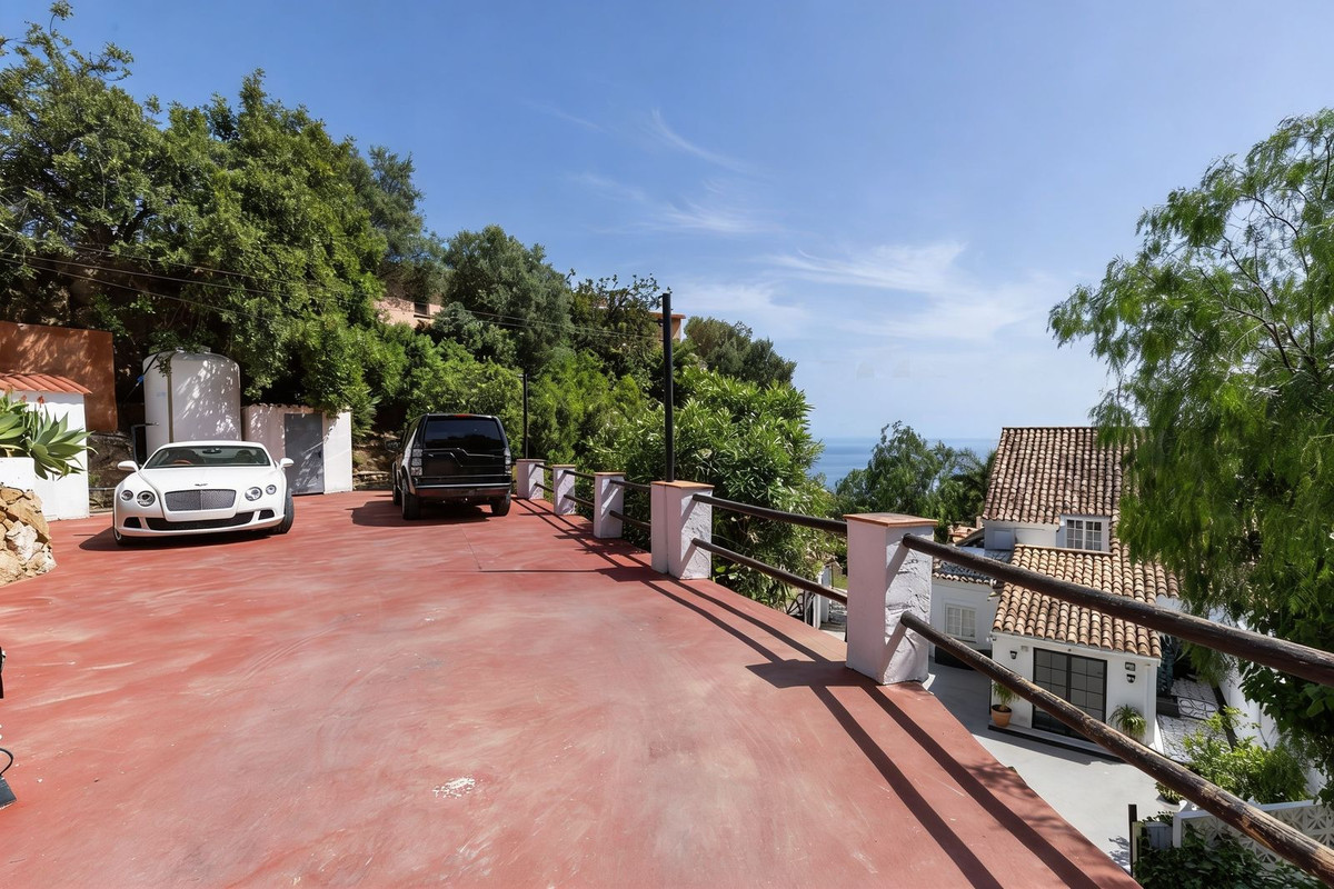 5 Bed Townhouse for sale in Ojén Costa Del Sol, Málaga, Spain