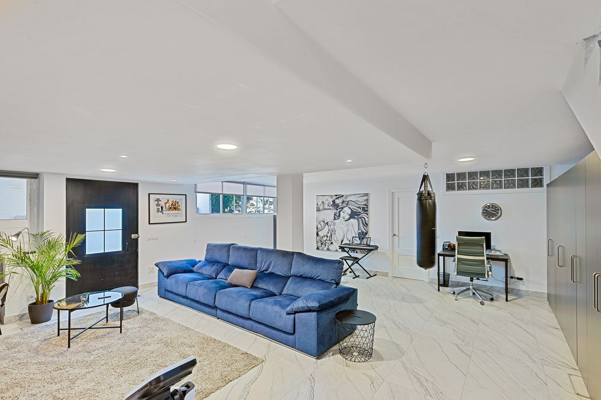 5 Bed Townhouse for sale in Ojén Costa Del Sol, Málaga, Spain