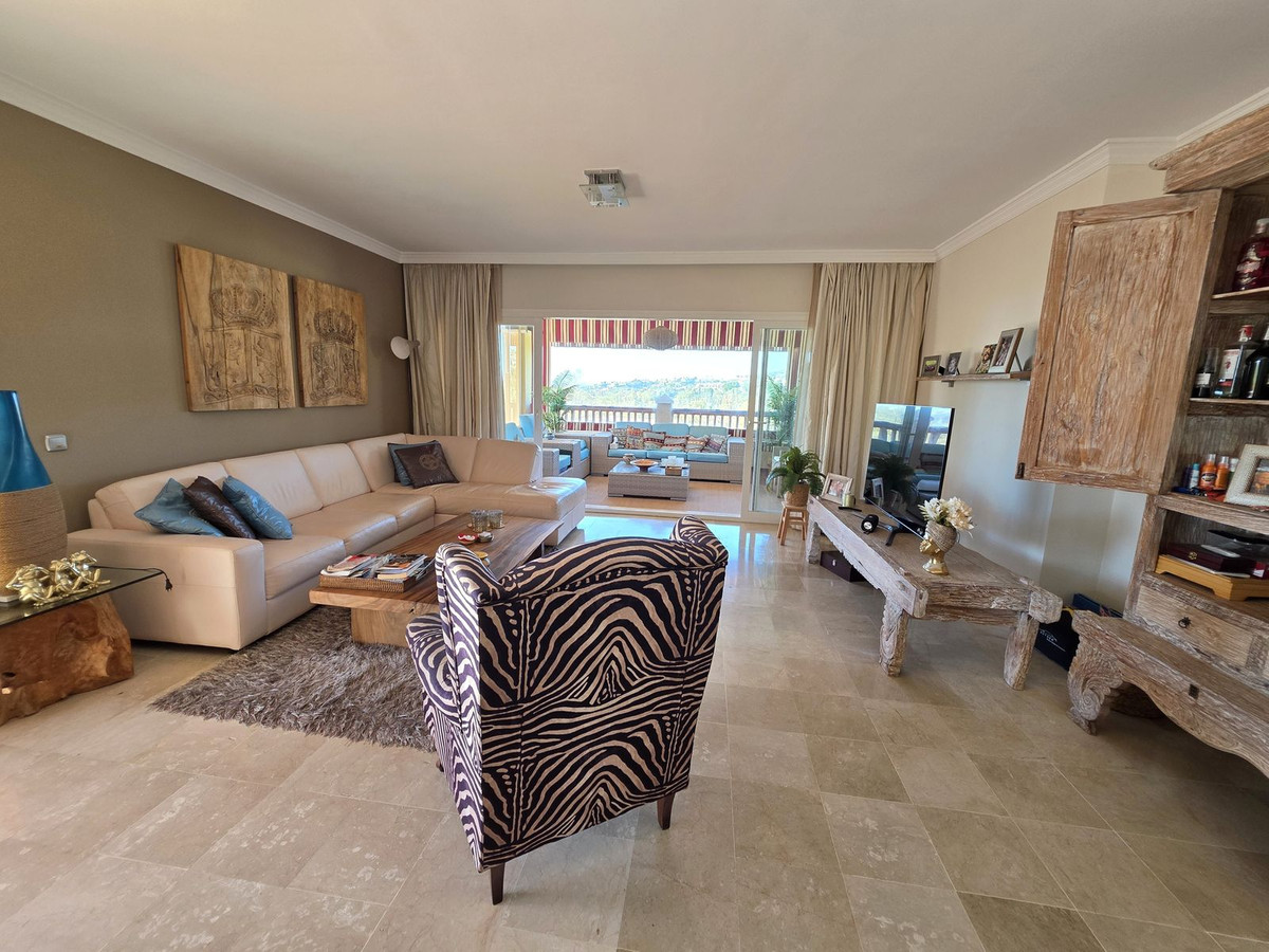 2 Bed Apartment for sale in Atalaya Costa Del Sol, Málaga, Spain