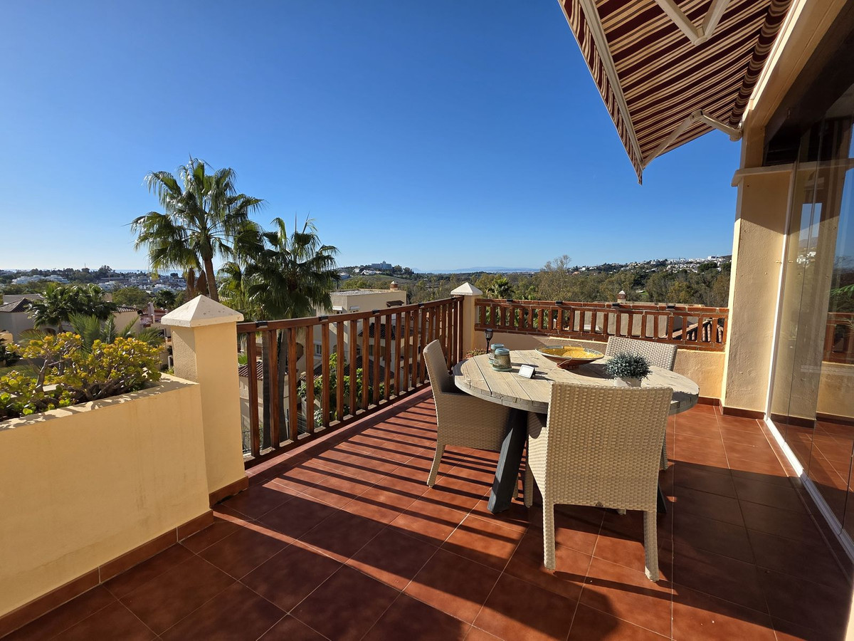 2 Bed Apartment for sale in Atalaya Costa Del Sol, Málaga, Spain