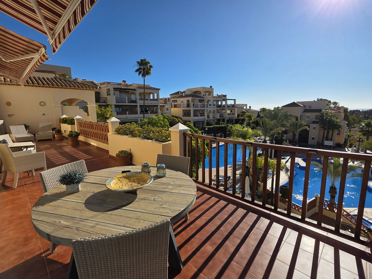 2 Bed Apartment for sale in Atalaya Costa Del Sol, Málaga, Spain