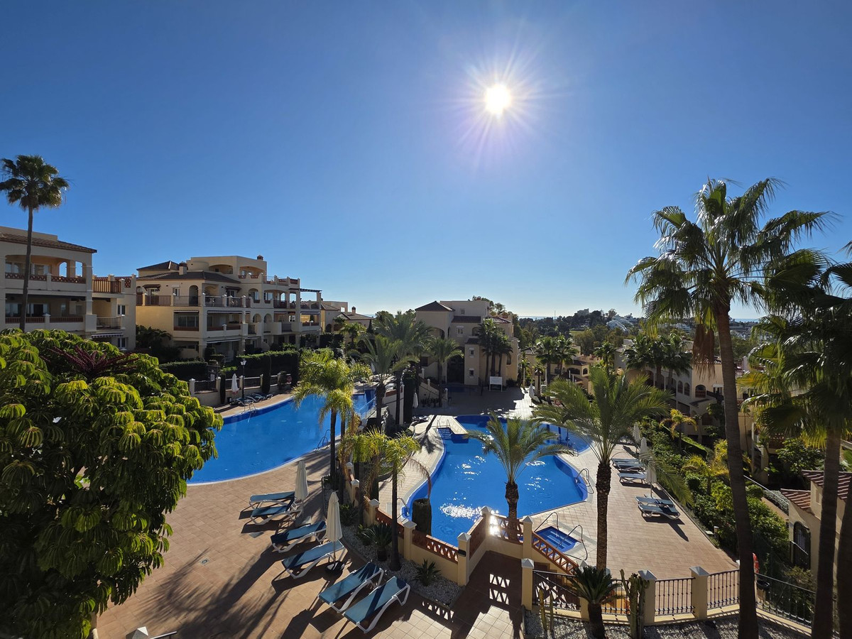 2 Bed Apartment for sale in Atalaya Costa Del Sol, Málaga, Spain