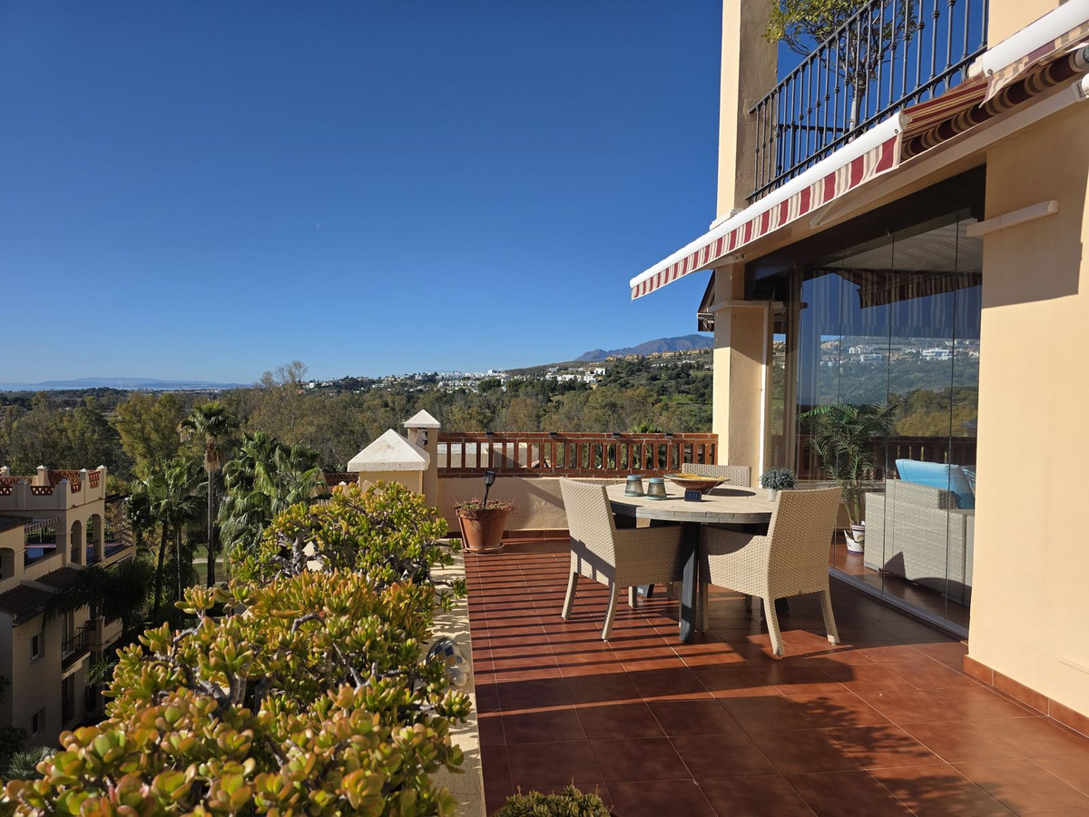 2 Bed Apartment for sale in Atalaya Costa Del Sol, Málaga, Spain