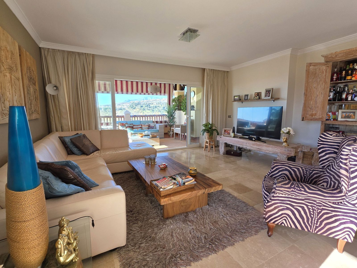 2 Bed Apartment for sale in Atalaya Costa Del Sol, Málaga, Spain