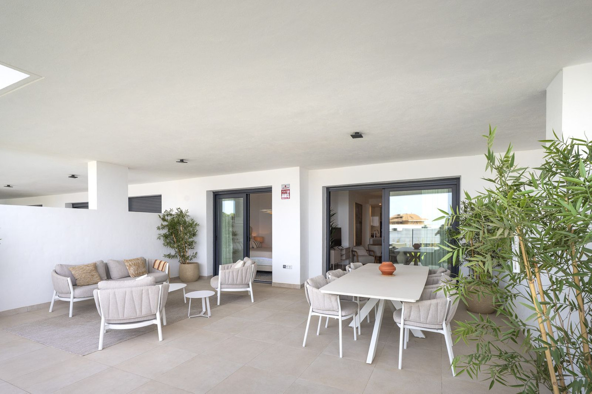 2 Bed Apartment for sale in Fuengirola Costa Del Sol, Málaga, Spain
