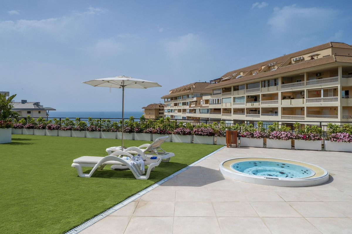 2 Bed Apartment for sale in Fuengirola Costa Del Sol, Málaga, Spain