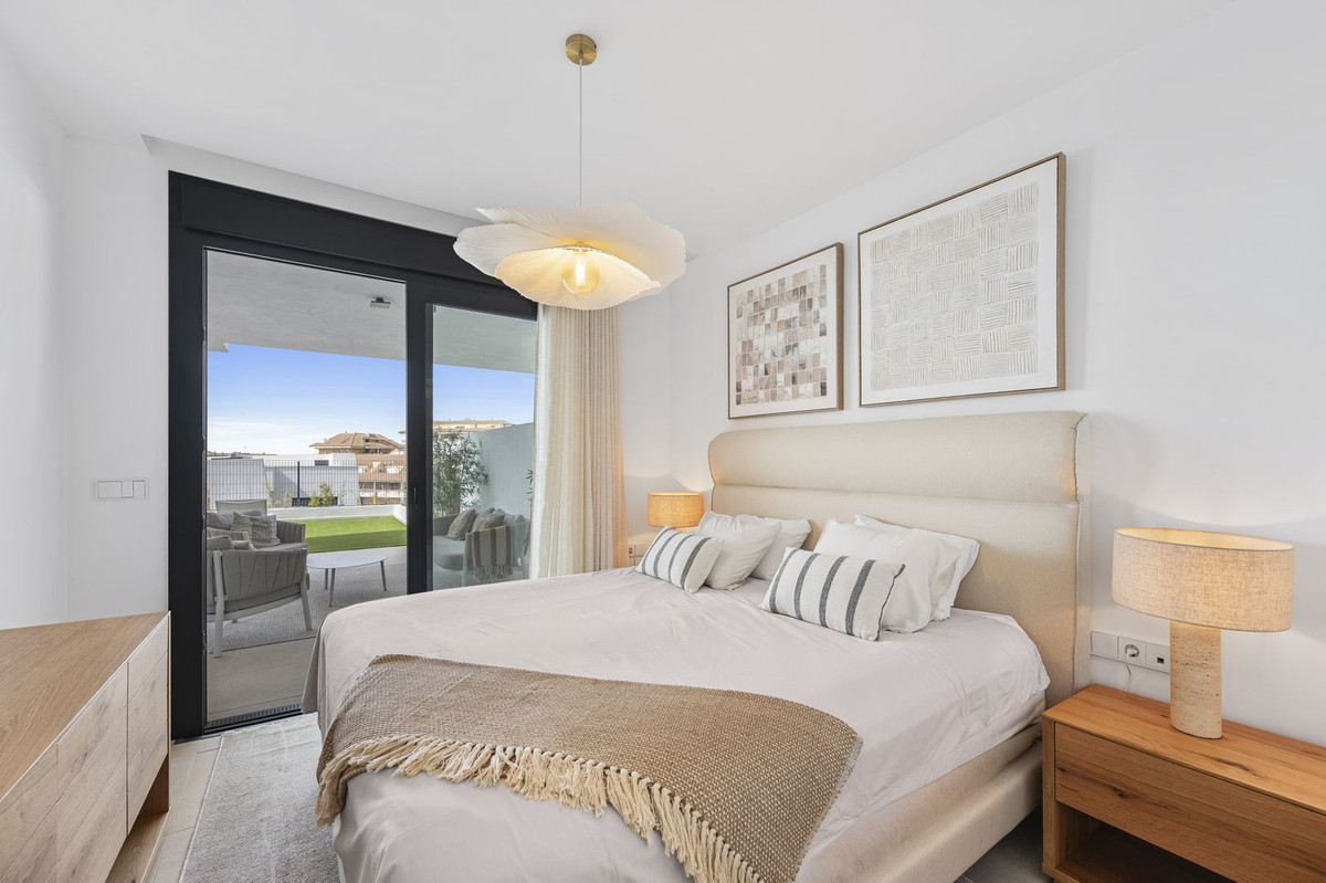2 Bed Apartment for sale in Fuengirola Costa Del Sol, Málaga, Spain