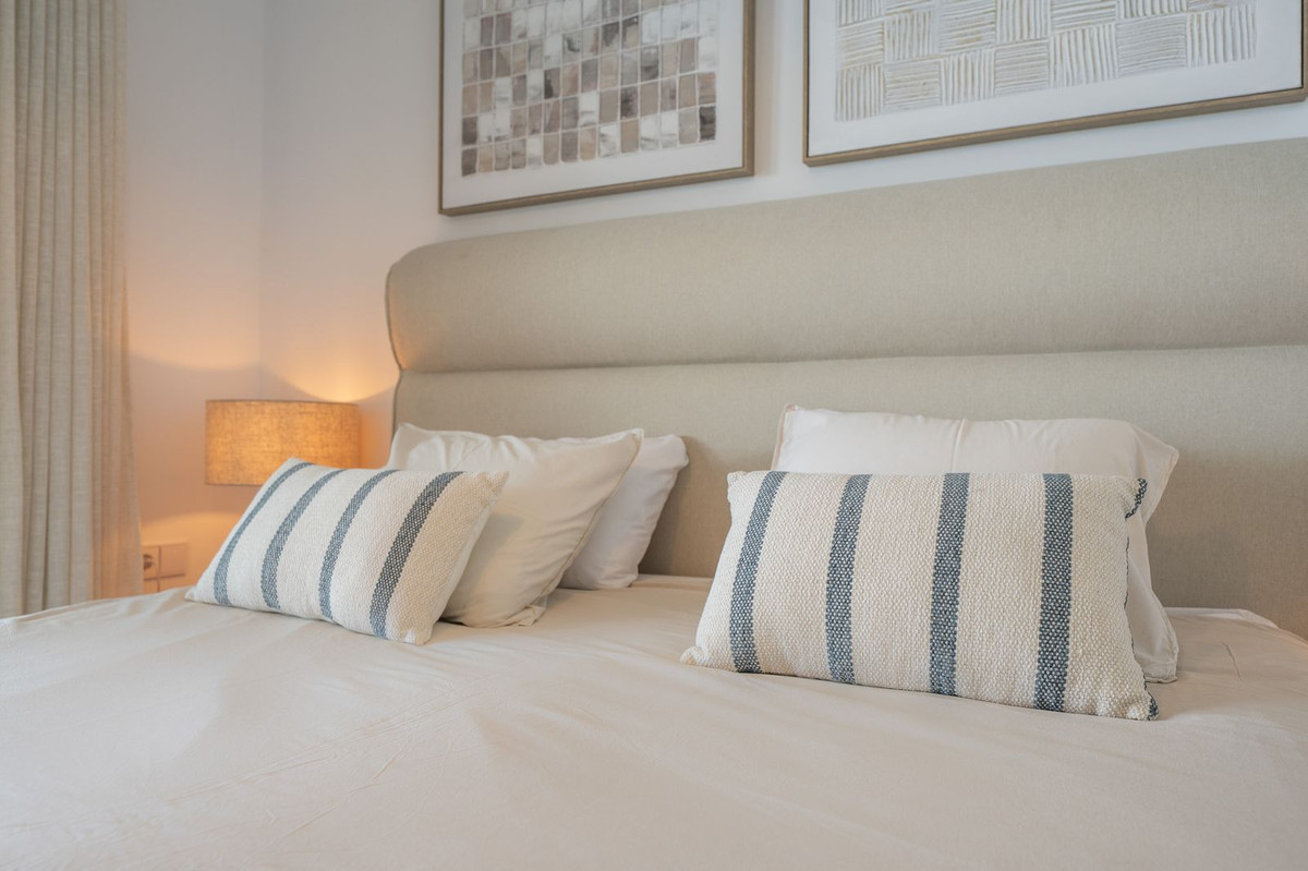 2 Bed Apartment for sale in Fuengirola Costa Del Sol, Málaga, Spain