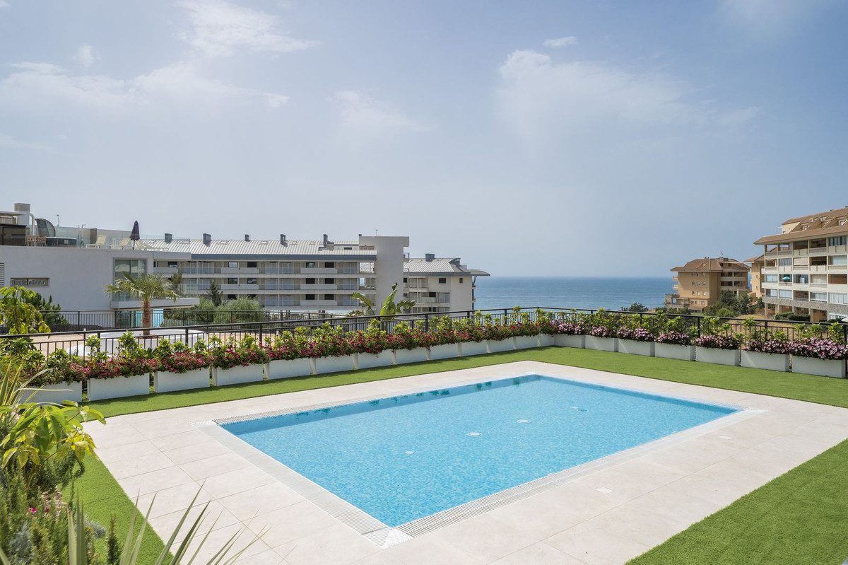2 Bed Apartment for sale in Fuengirola Costa Del Sol, Málaga, Spain