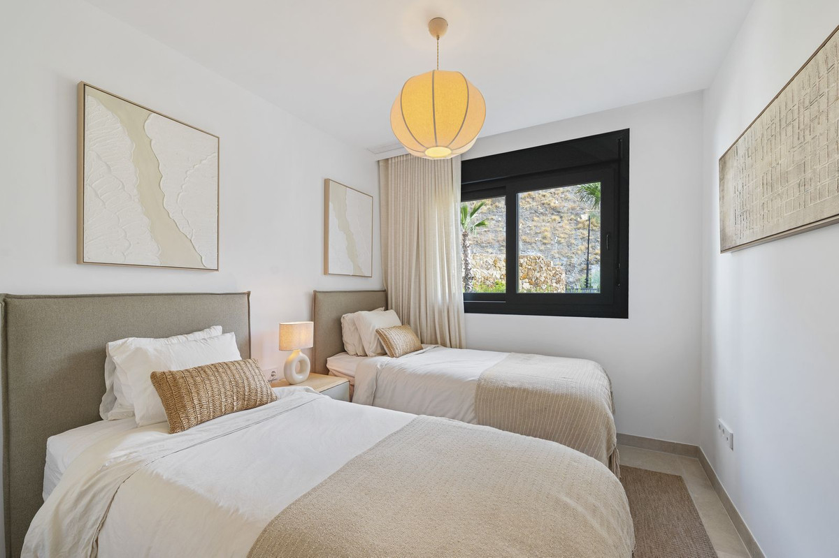 2 Bed Apartment for sale in Fuengirola Costa Del Sol, Málaga, Spain