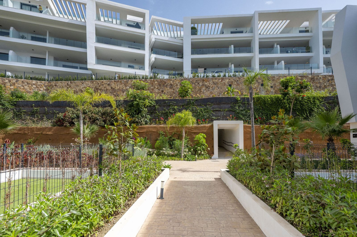 2 Bed Apartment for sale in Fuengirola Costa Del Sol, Málaga, Spain