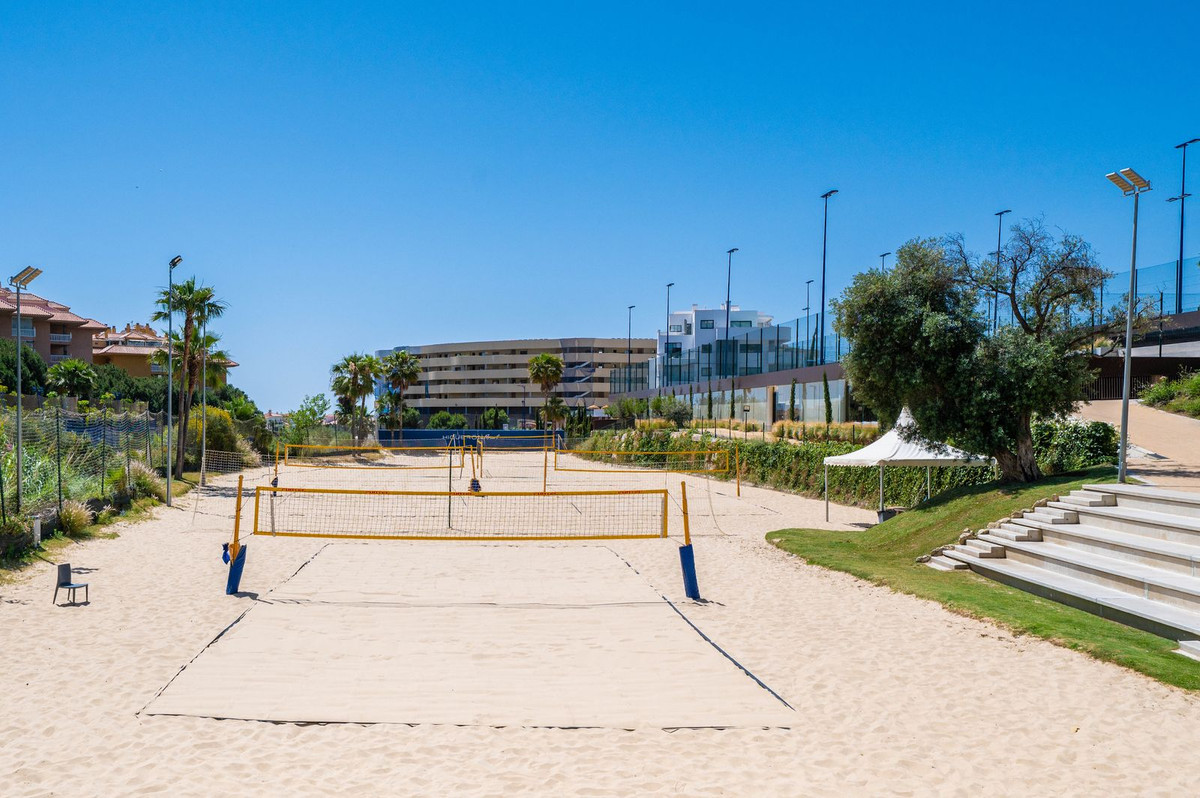 2 Bed Apartment for sale in Fuengirola Costa Del Sol, Málaga, Spain