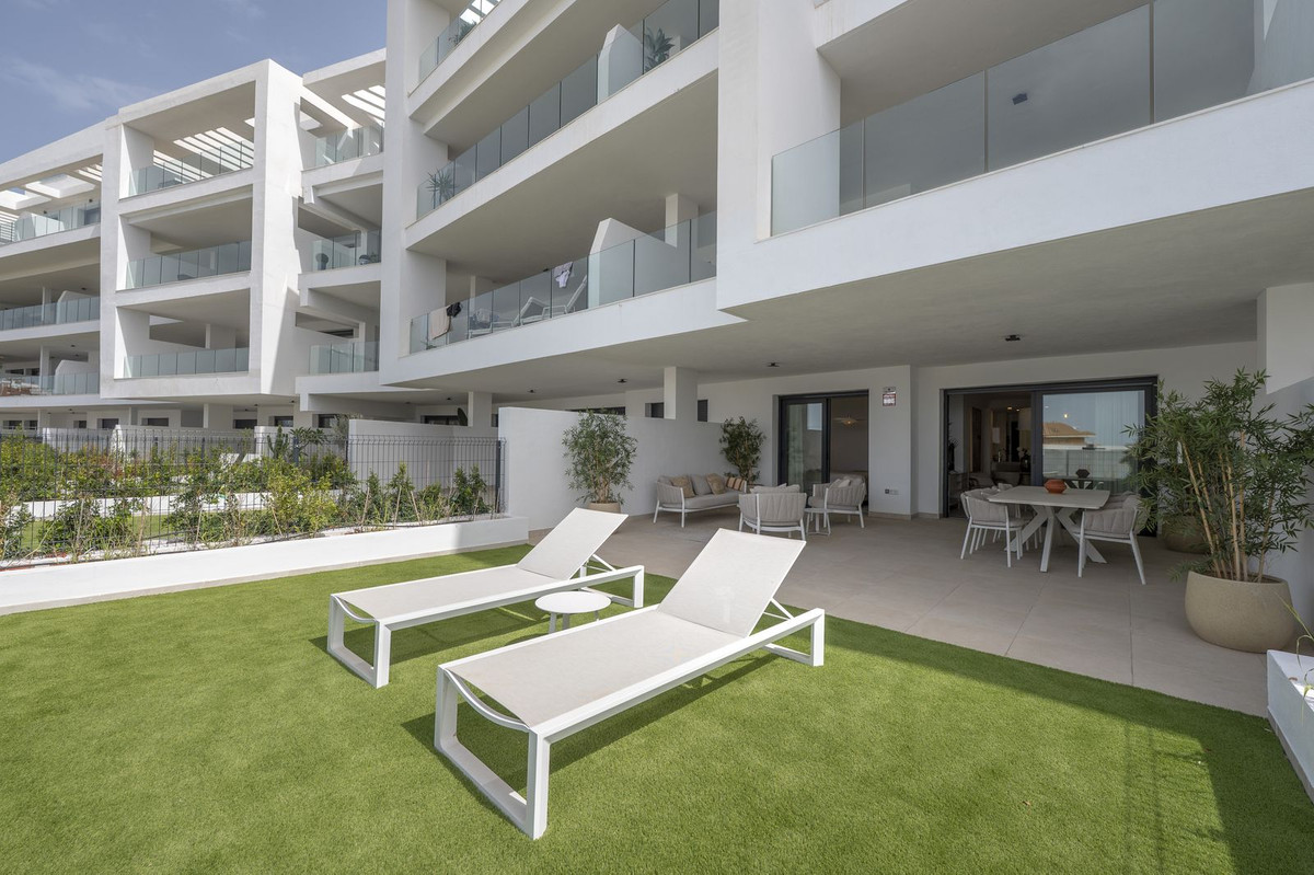2 Bed Apartment for sale in Fuengirola Costa Del Sol, Málaga, Spain