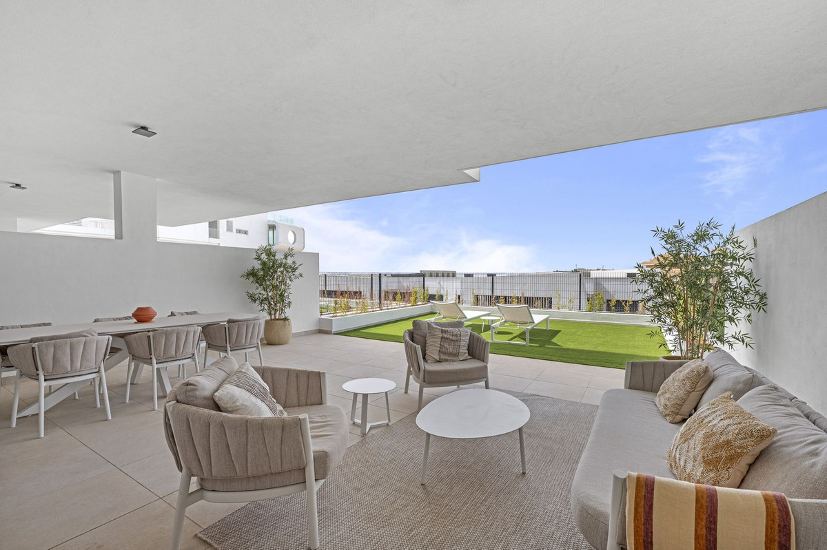 2 Bed Apartment for sale in Fuengirola Costa Del Sol, Málaga, Spain