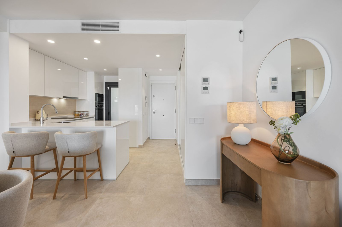 2 Bed Apartment for sale in Fuengirola Costa Del Sol, Málaga, Spain