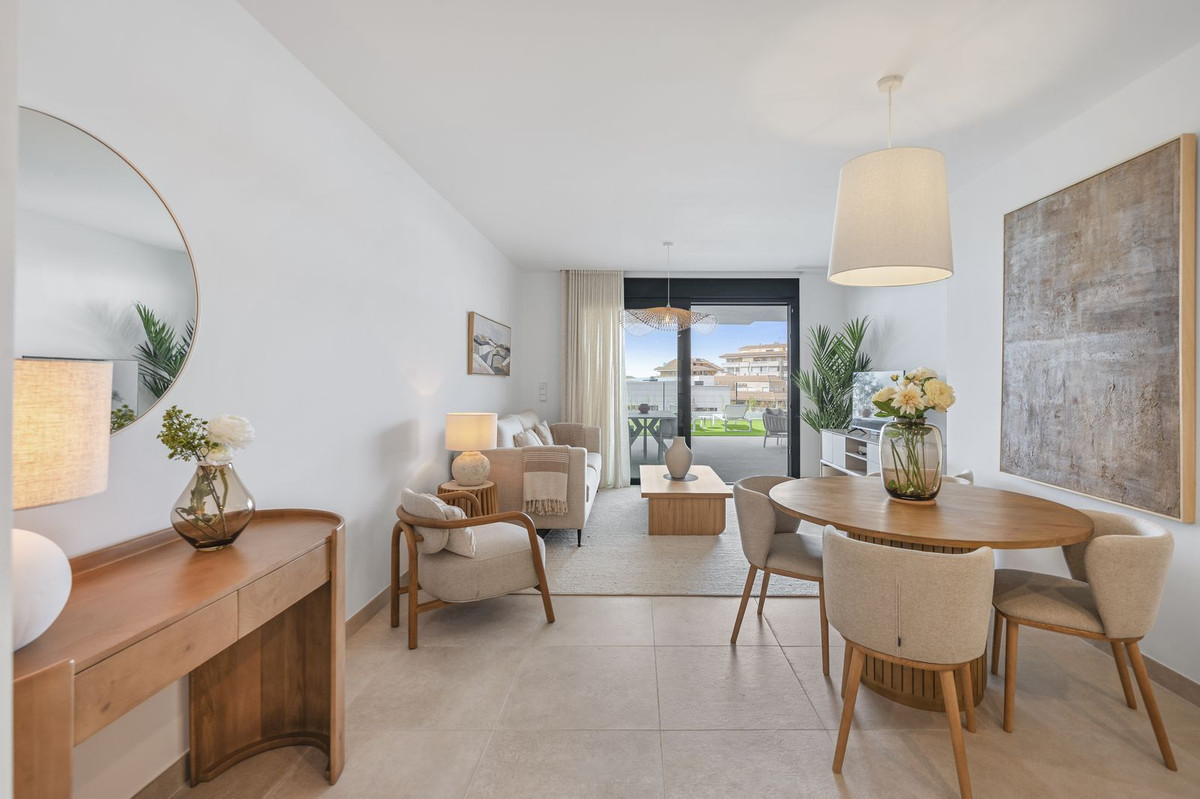 2 Bed Apartment for sale in Fuengirola Costa Del Sol, Málaga, Spain