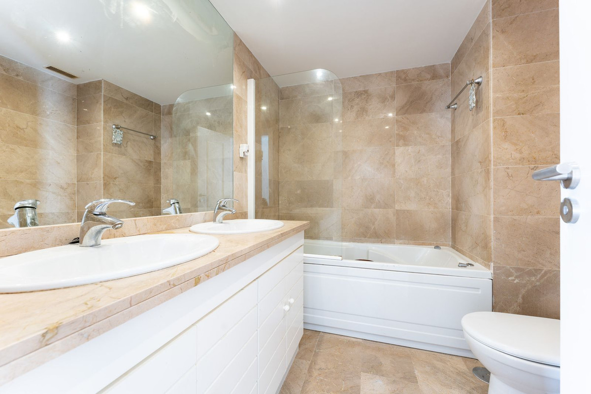 2 Bed Apartment for sale in Torrequebrada Costa Del Sol, Málaga, Spain
