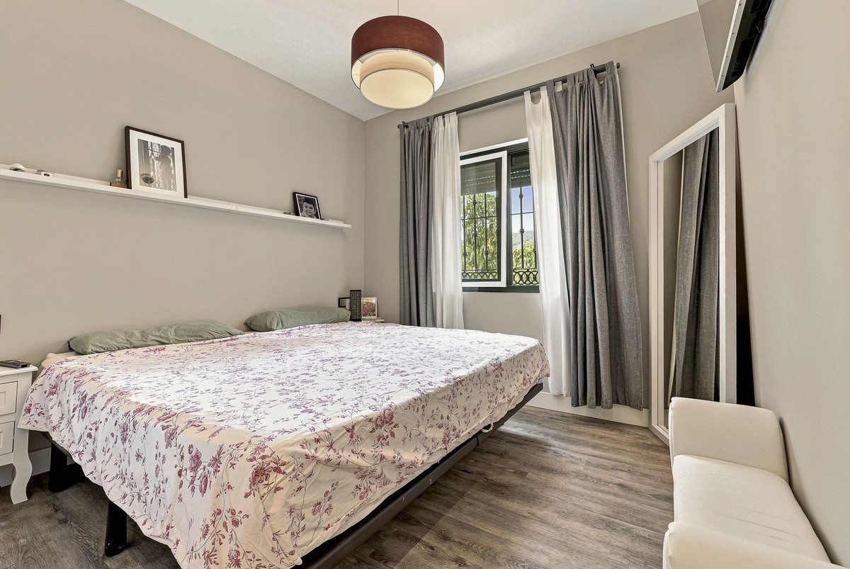 3 Bed Apartment for sale in Elviria Costa Del Sol, Málaga, Spain