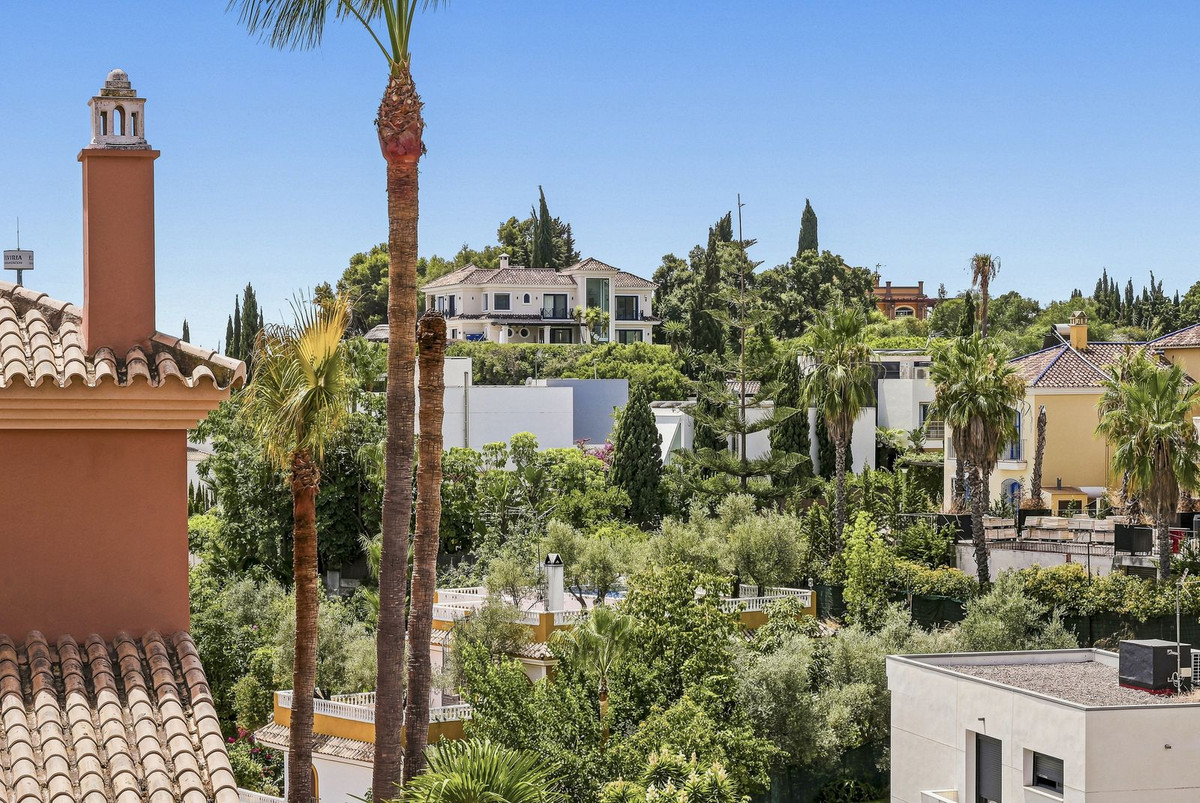 3 Bed Apartment for sale in Elviria Costa Del Sol, Málaga, Spain