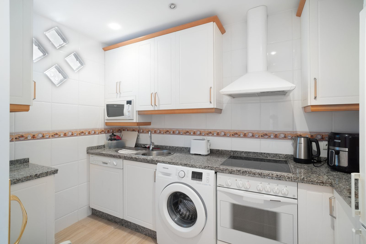 3 Bed Apartment for sale in Benalmadena Costa Costa Del Sol, Málaga, Spain