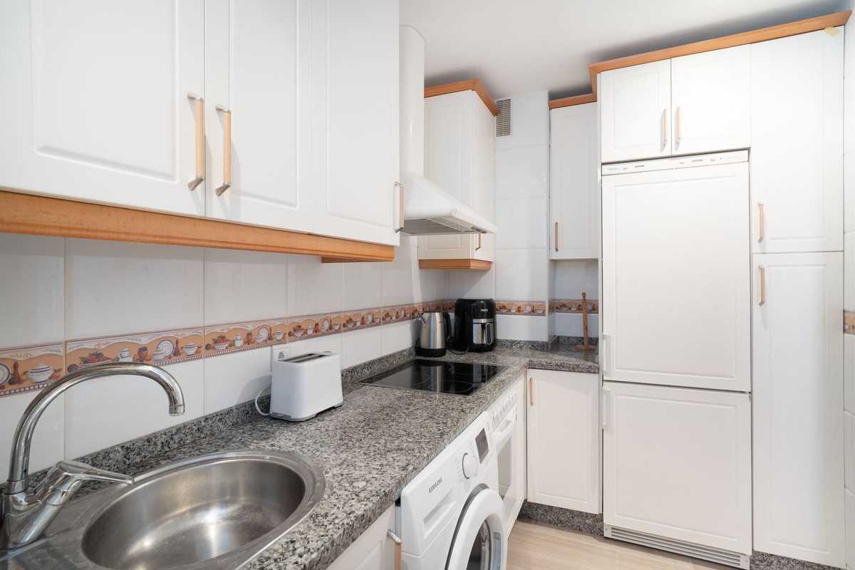 3 Bed Apartment for sale in Benalmadena Costa Costa Del Sol, Málaga, Spain