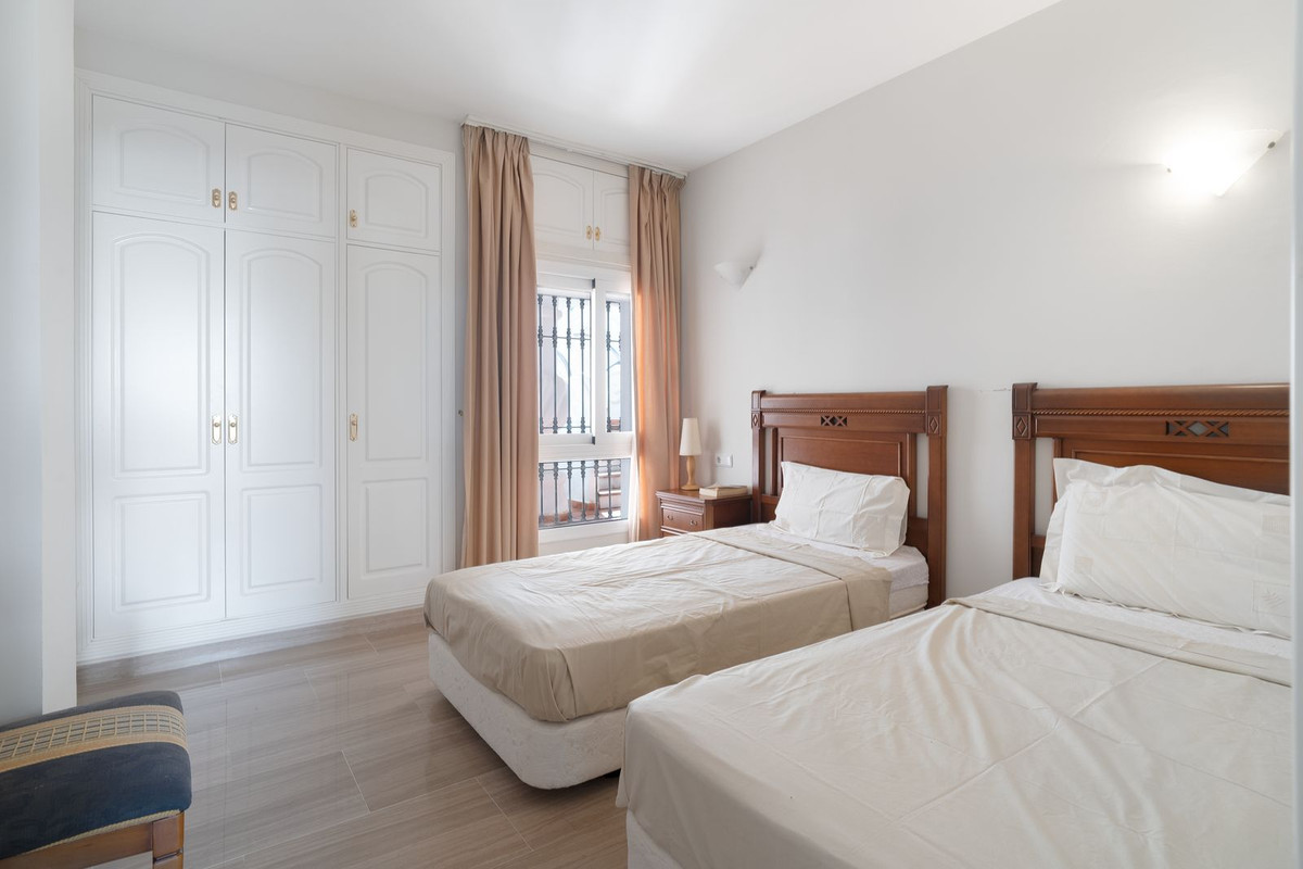 3 Bed Apartment for sale in Benalmadena Costa Costa Del Sol, Málaga, Spain