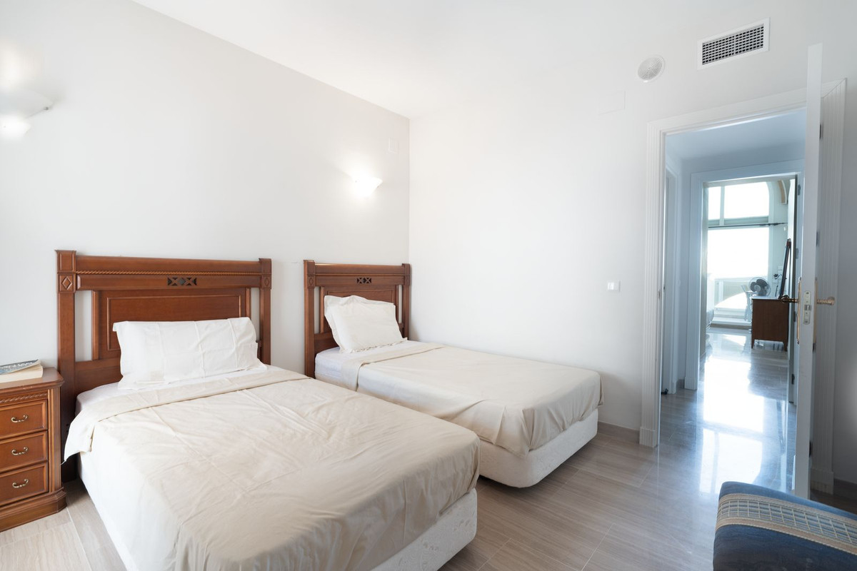 3 Bed Apartment for sale in Benalmadena Costa Costa Del Sol, Málaga, Spain