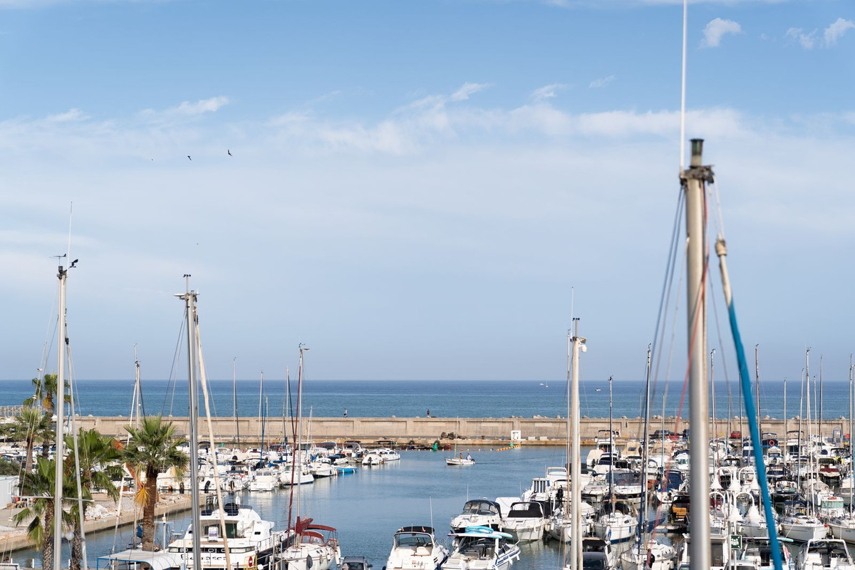 3 Bed Apartment for sale in Benalmadena Costa Costa Del Sol, Málaga, Spain