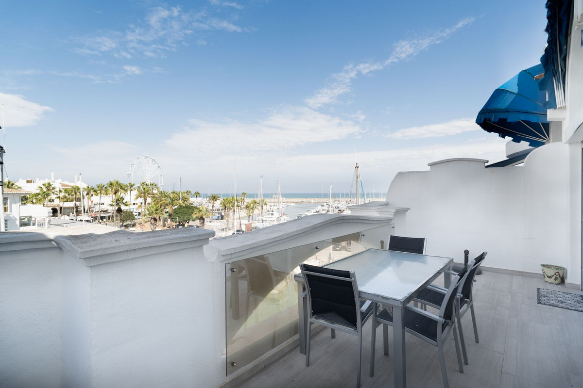 3 Bed Apartment for sale in Benalmadena Costa Costa Del Sol, Málaga, Spain