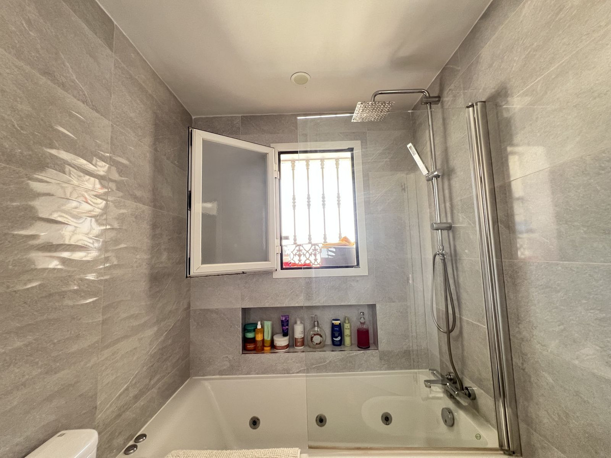 4 Bed Townhouse for sale in Cártama Costa Del Sol, Málaga, Spain
