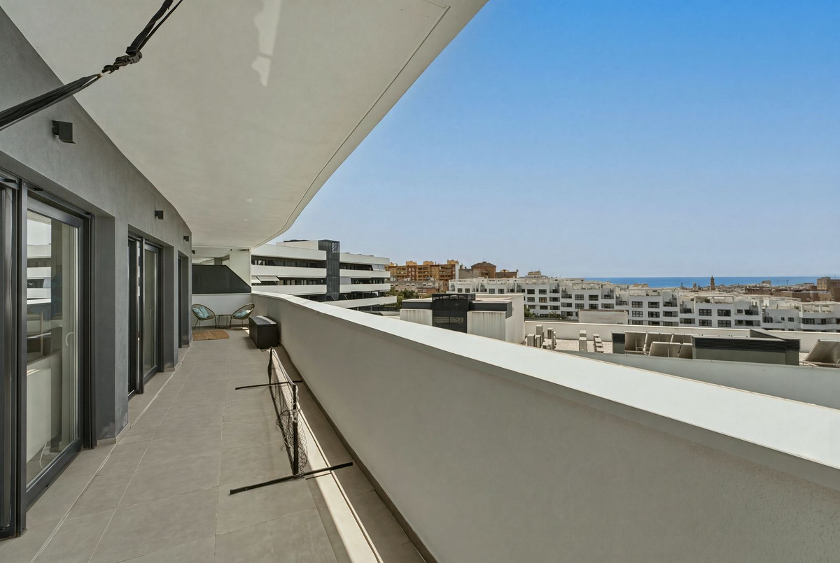 4 Bed Apartment for sale in Estepona Costa Del Sol, Málaga, Spain