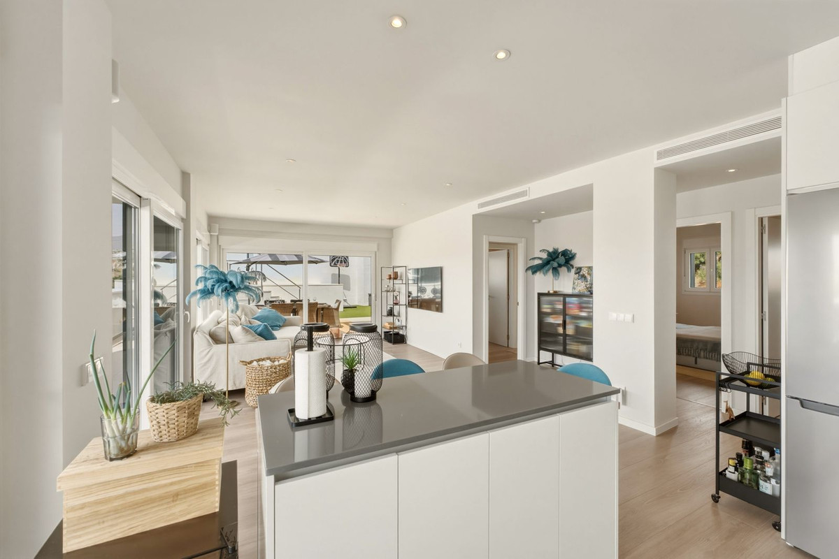 4 Bed Apartment for sale in Estepona Costa Del Sol, Málaga, Spain