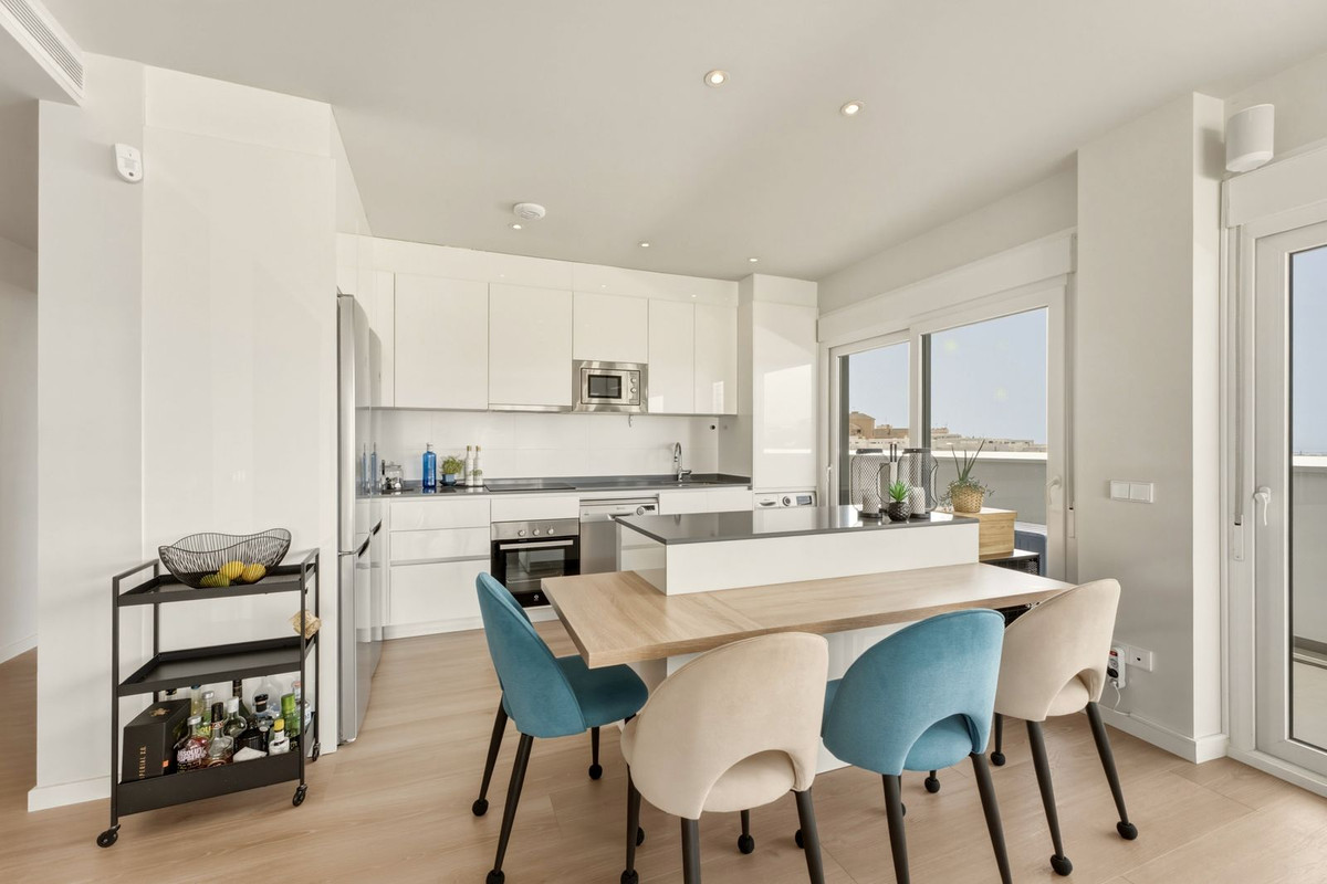 4 Bed Apartment for sale in Estepona Costa Del Sol, Málaga, Spain