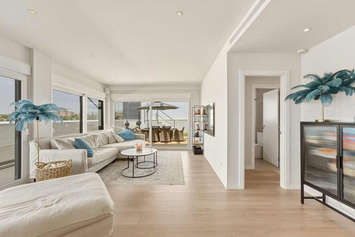 4 Bed Apartment for sale in Estepona Costa Del Sol, Málaga, Spain