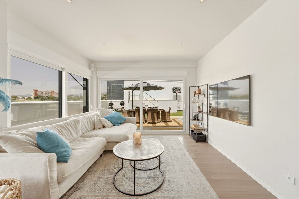 4 Bed Apartment for sale in Estepona Costa Del Sol, Málaga, Spain