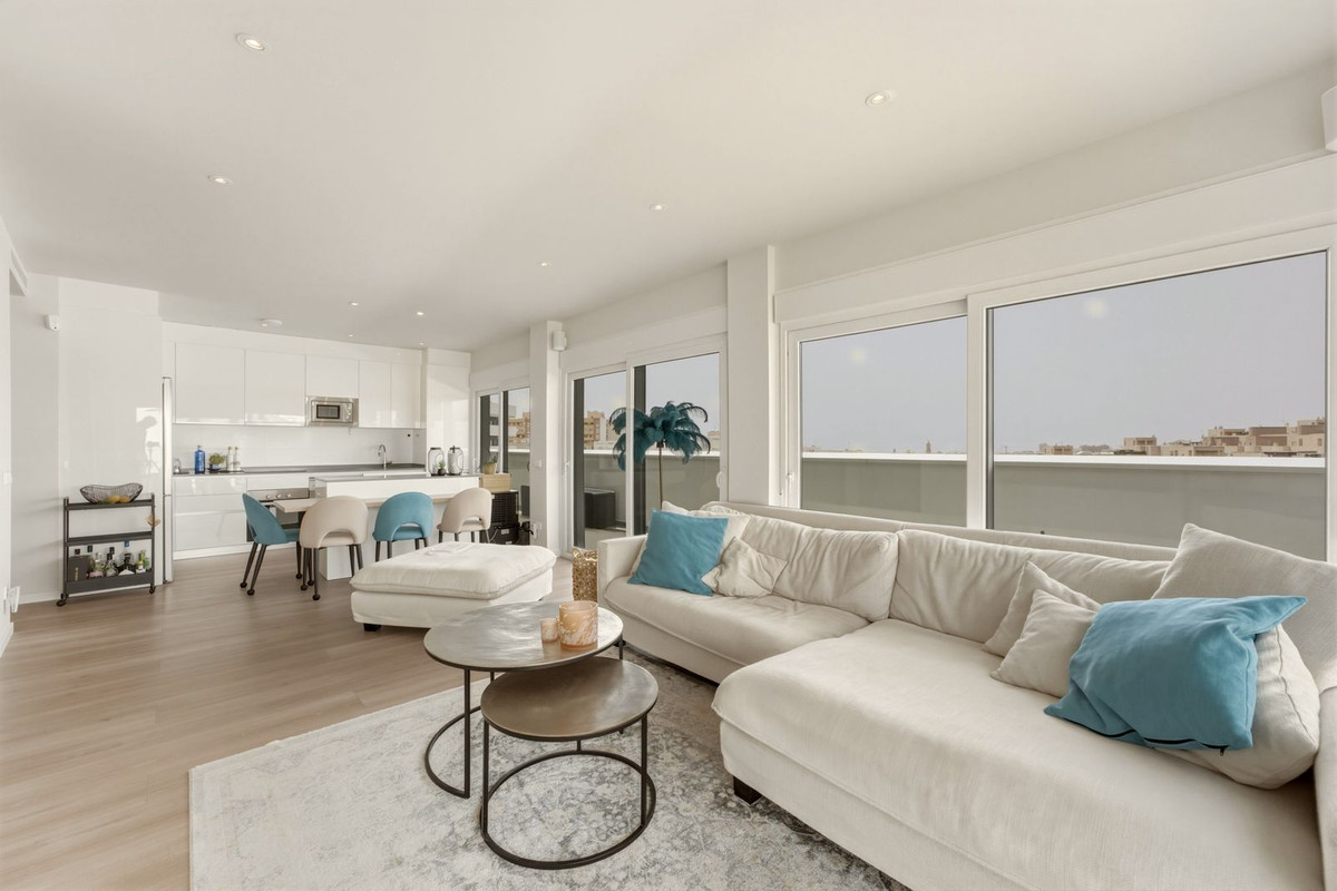 4 Bed Apartment for sale in Estepona Costa Del Sol, Málaga, Spain