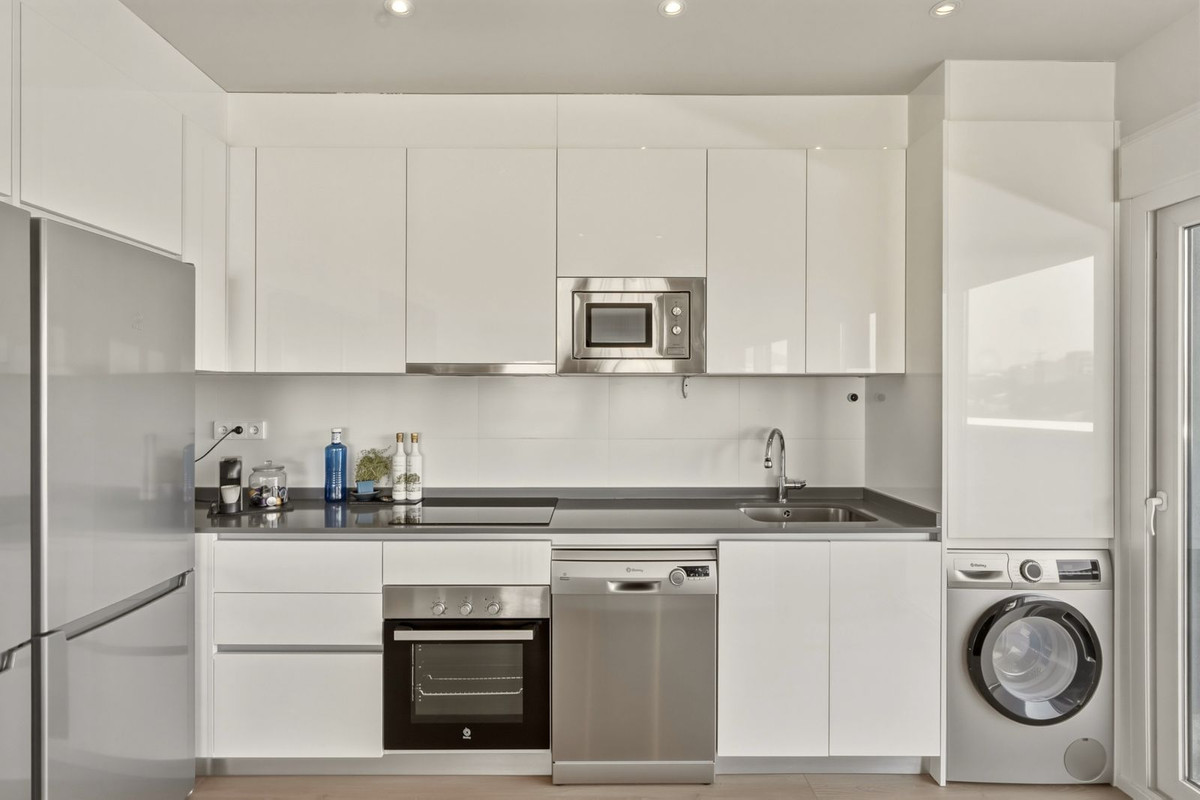 4 Bed Apartment for sale in Estepona Costa Del Sol, Málaga, Spain