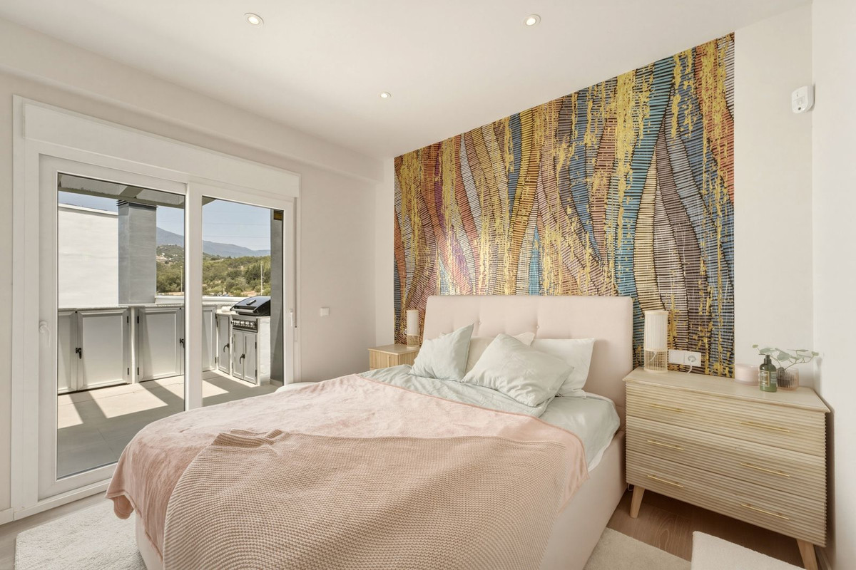 4 Bed Apartment for sale in Estepona Costa Del Sol, Málaga, Spain