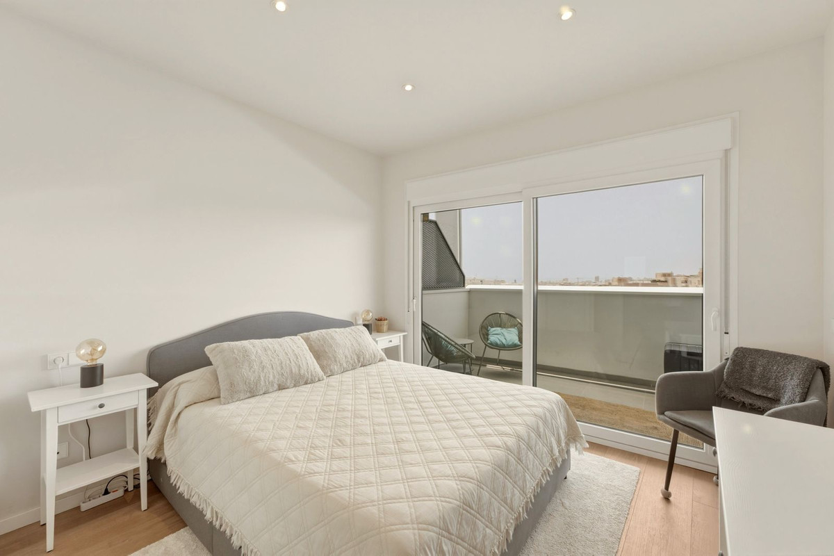 4 Bed Apartment for sale in Estepona Costa Del Sol, Málaga, Spain