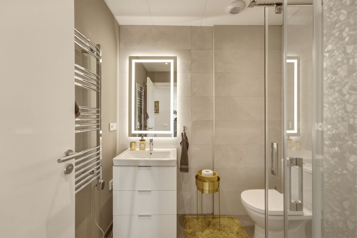 4 Bed Apartment for sale in Estepona Costa Del Sol, Málaga, Spain