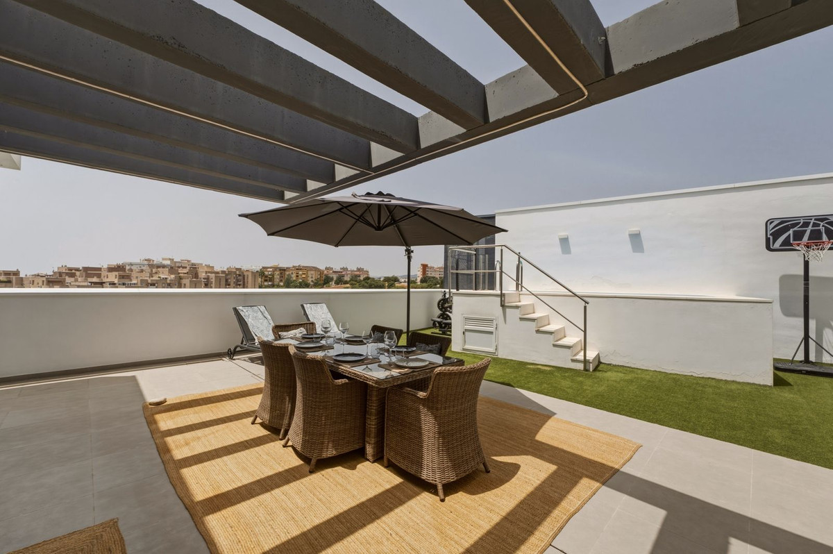 4 Bed Apartment for sale in Estepona Costa Del Sol, Málaga, Spain