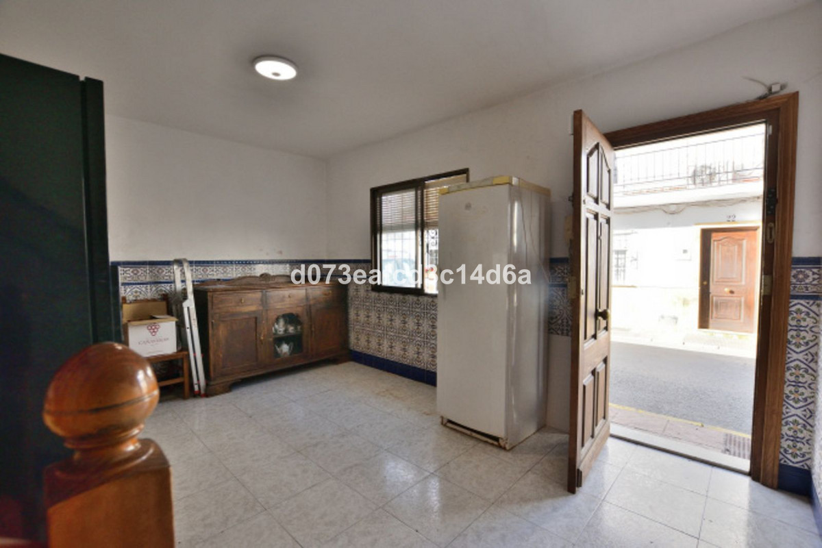 3 Bed Townhouse for sale in Ronda Costa Del Sol, Málaga, Spain