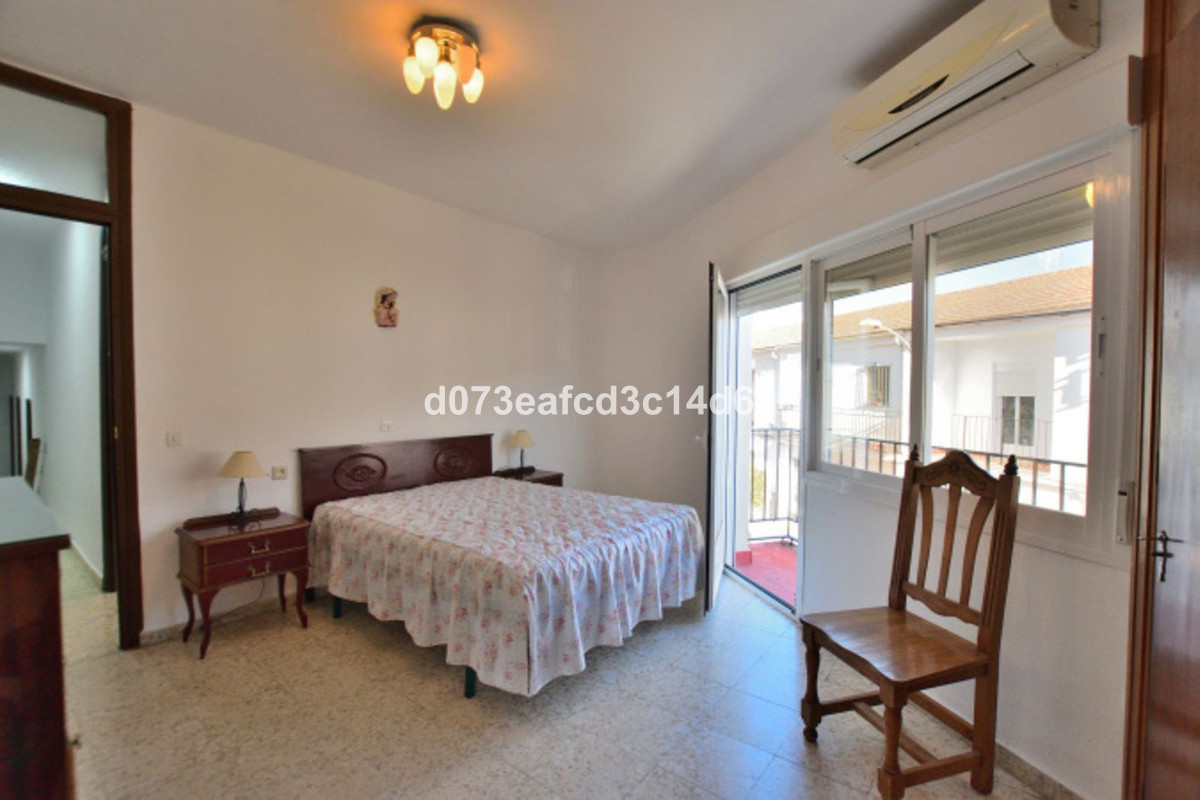 3 Bed Townhouse for sale in Ronda Costa Del Sol, Málaga, Spain